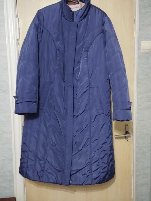 Продам зимову теплу куртку- пальто