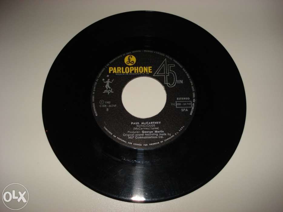 Paul McCartney - "Ebony & Ivory" (1982)