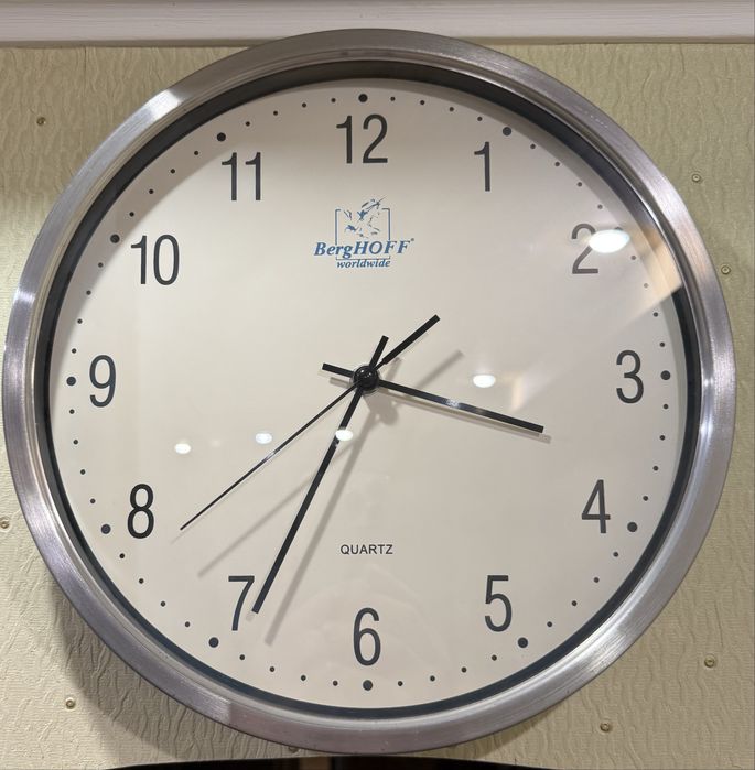 Годинник настінний BergHoff