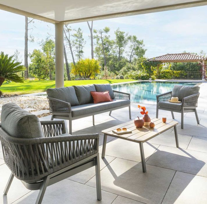 Conjunto de jardim em Rattan e Acácia