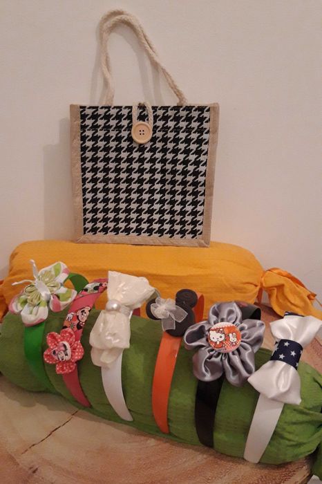 Malinhas e bandoletes novas para as mais pequenas