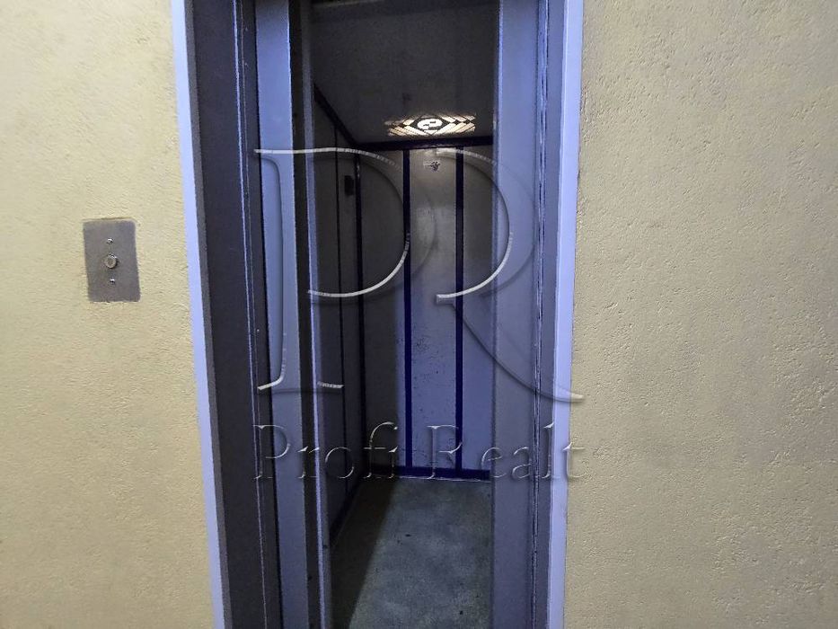 Продаж 2 кімн. квартири на Теремках вулиця Луценка 5