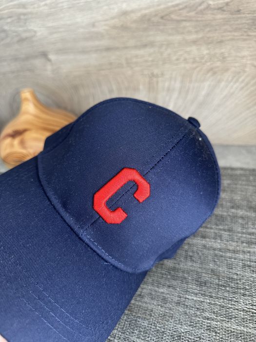 Damska nowa czapka z daszkiem