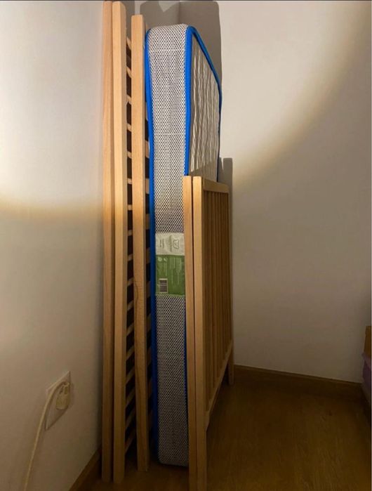 Berço bebé em madeira + colchão