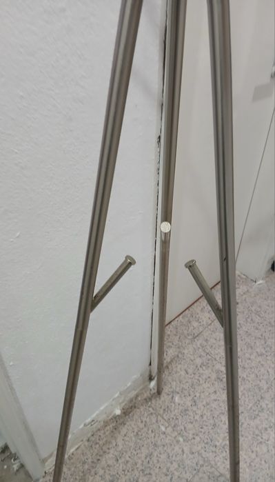 Cabide de Pé de Ferro ver fotos dos pés