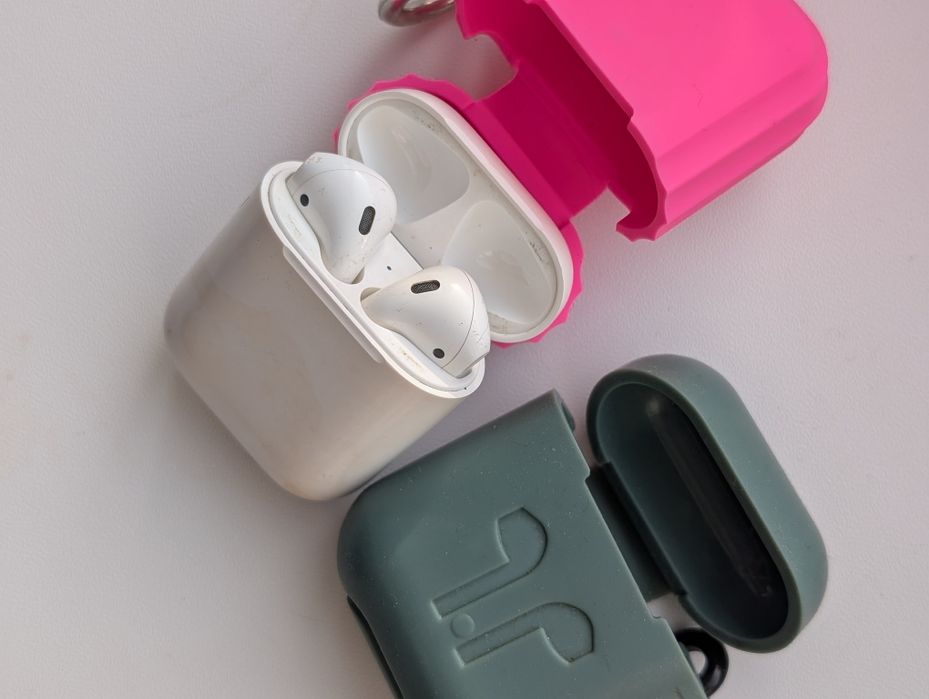 Apple AirPods 2 (оригінал) + 2 чохла