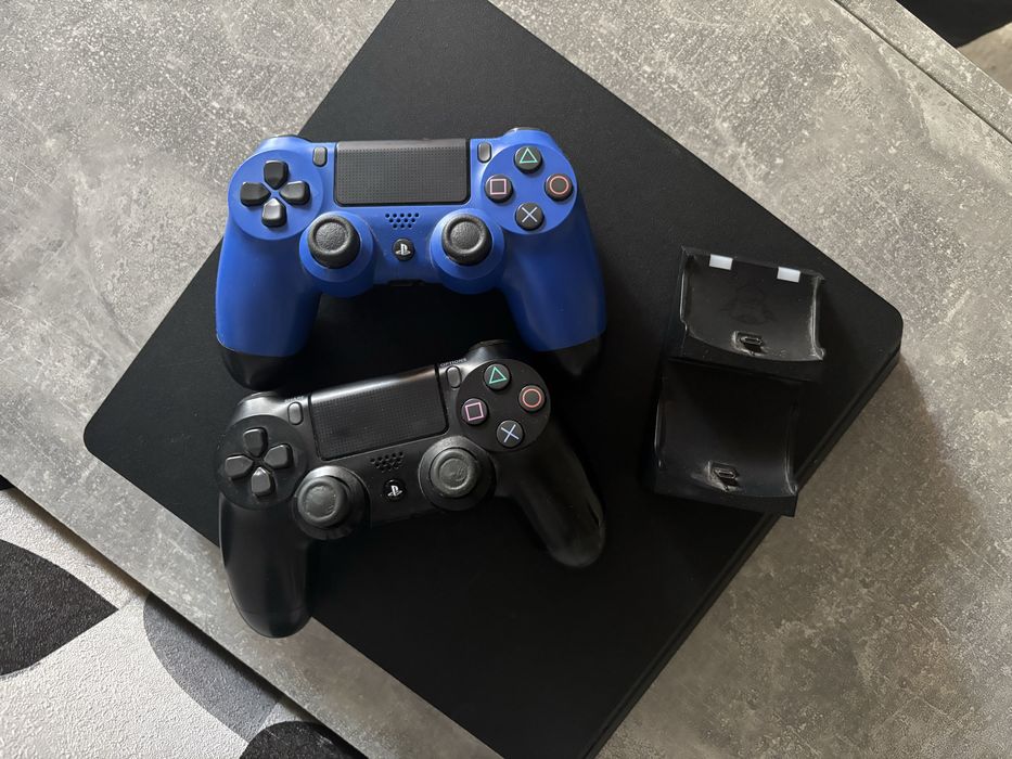 Playstation 4 slim