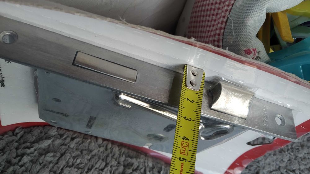 Puxador e fechadura de portas interiores