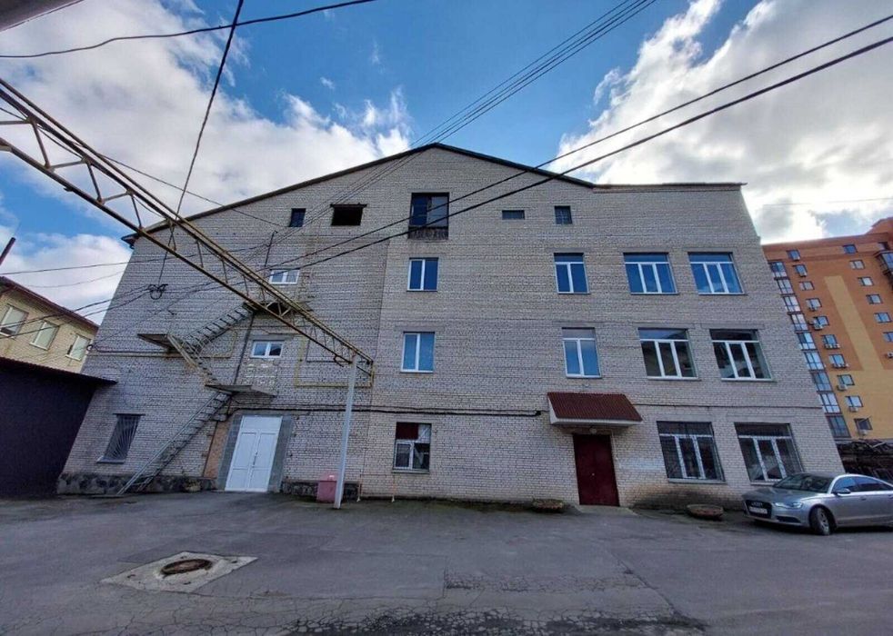 Оренда комерційного приміщення на вул. Замостянська