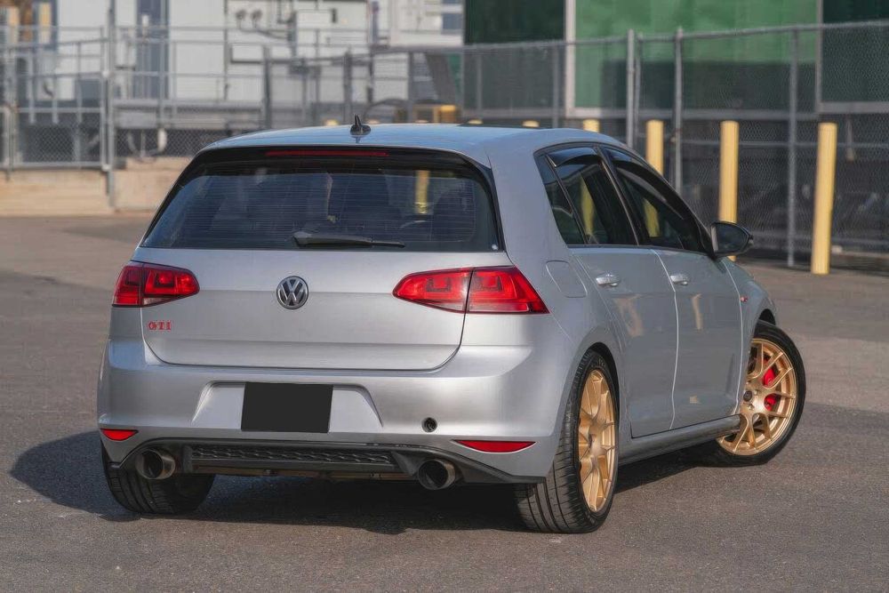 Volkswagen Golf GTI      2016