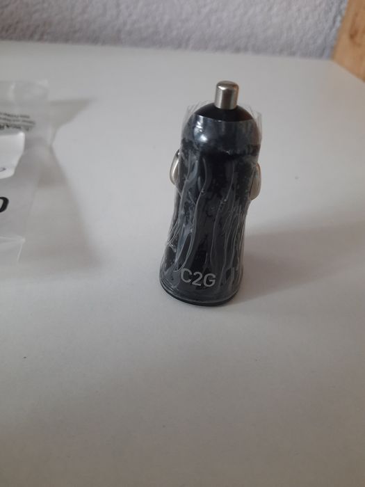 Ładowarka samochodowa nowa