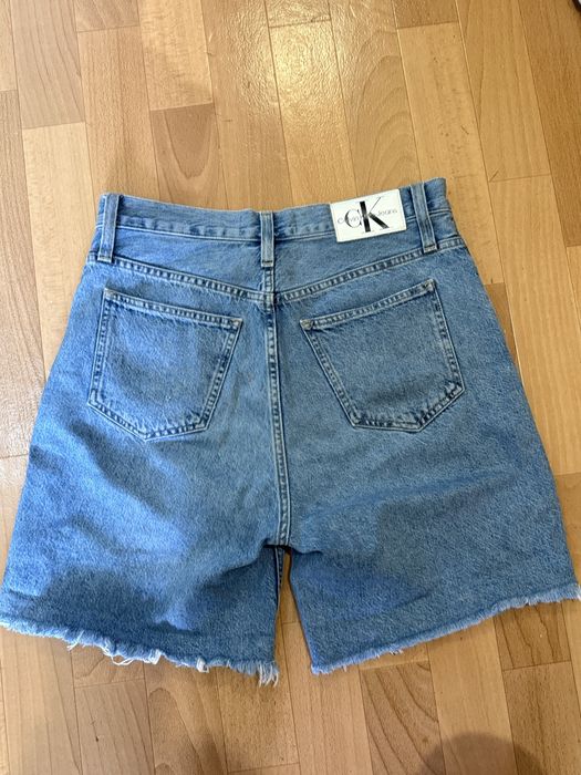 Джинсові шорти Calvin Klein Jeans (Mom Fit) з необробленим краєм р 27