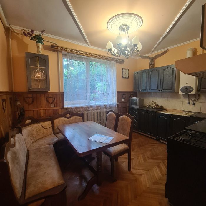 Продається будинок в м.Берегове , неподалік центру.