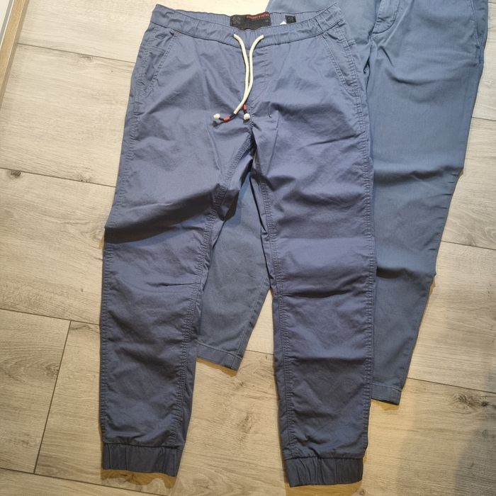 2 pary spodni dla niewysokiego chinosy T.Hilfiger Diverse