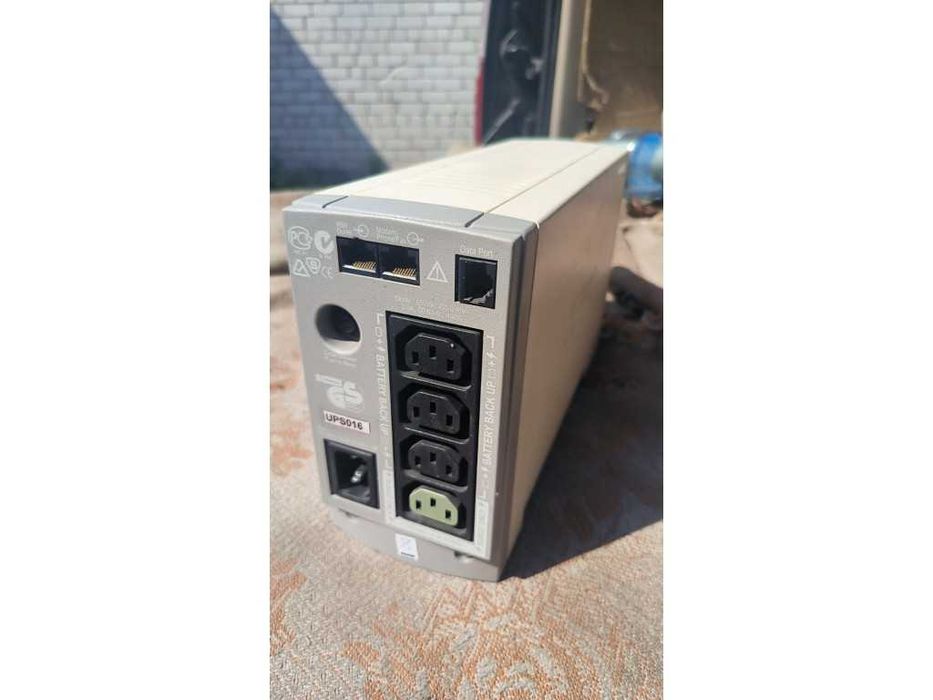Бесперебійник APC 650Va 400Вт 12в синусоїда