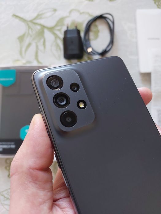 Samsung A73  8/256 идеал