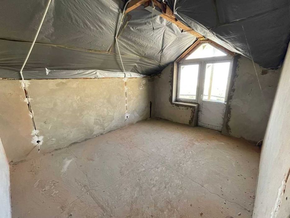 Продається 3-х кімнатна квартира з балконом у новобудові