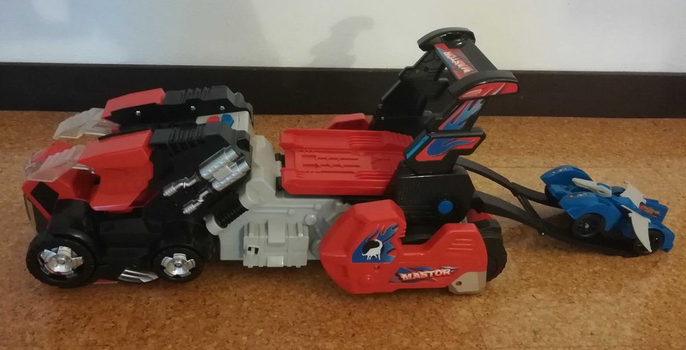 Camião transformer MASTOR com 45cm de comprimento