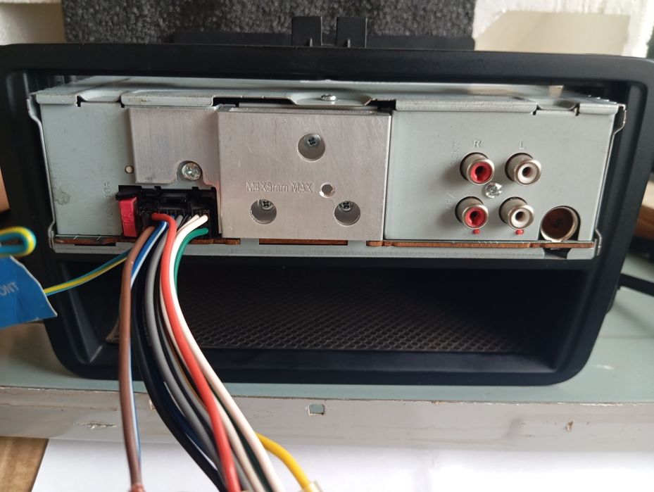 Kenwood KMM-121Y c Bluetooth,FLAC ,RGB.