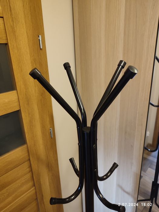 Nowy czarny wieszak organizer na ubrania stojący