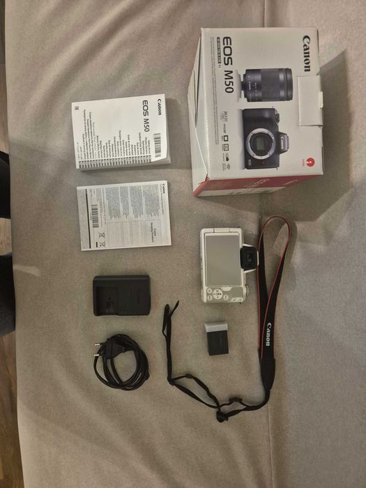 Canon EOS M50 Body | pudełko + bateria + ładowarka | stan bardzo dobry