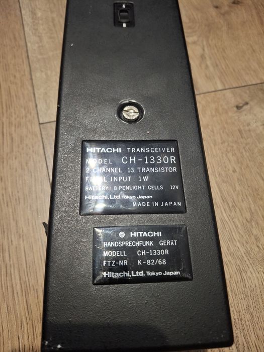Zabytkowe radiotelefony walkie - talkie Hitachi