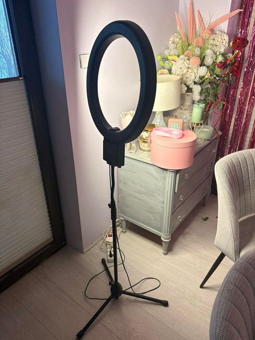 Lampa pierścieniowa NanGuang NG-65C ze statywem