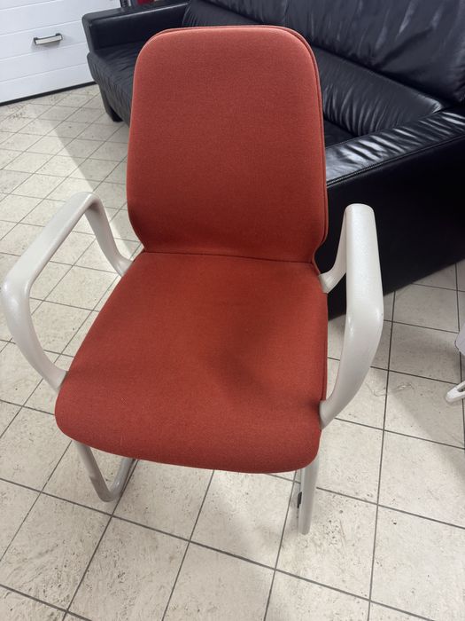 Стільці з Нідерландів дуже зручні і якісні