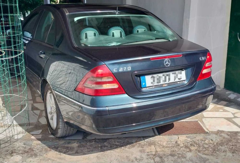 Mercedes-Benz C270 Ano 2002