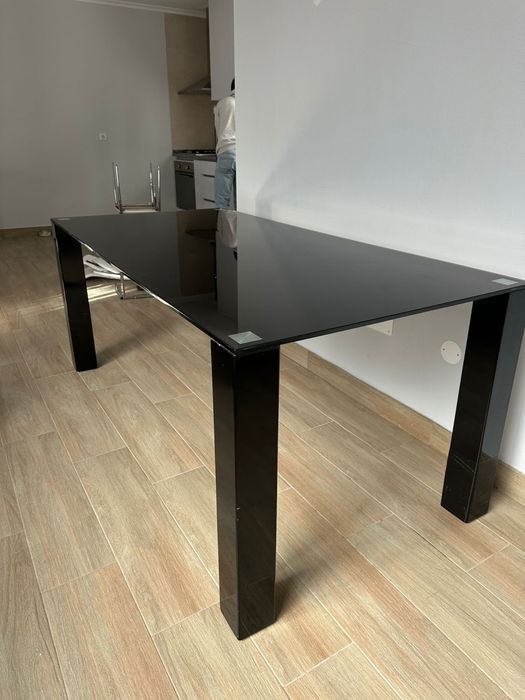 Mesa de jantar em vidro