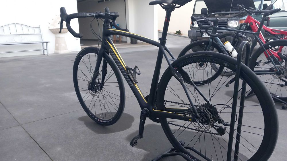 Vendo bicicleta de estrada Speciallezed,  modelo Roubaix,  em Carbono