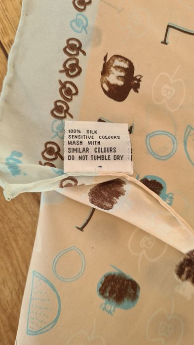 Chusta Apaszka 100% Jedwab Silk Jedwabna. 150 x 30. Owoce