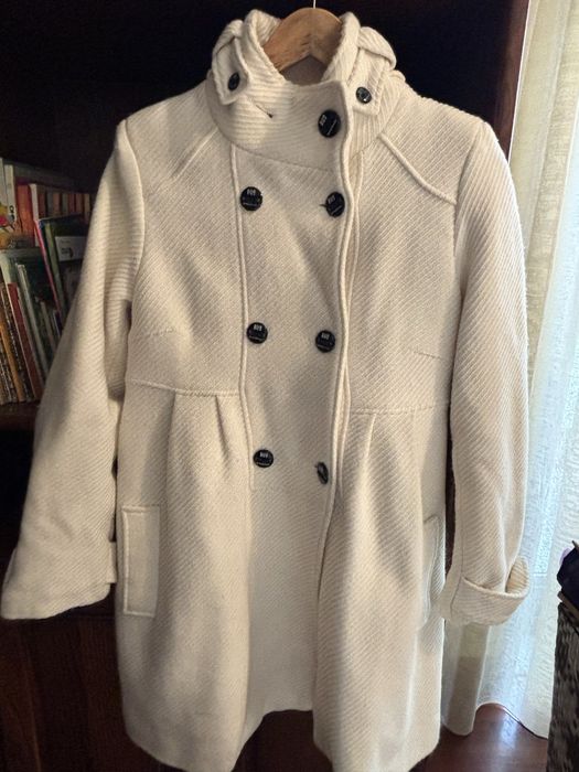 Casacao  de fazenda assertoado, forrado em marfim.