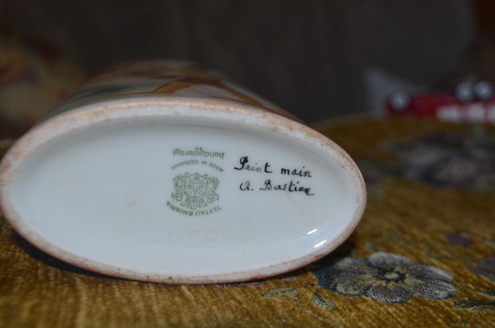 wazon flakon porcelana Tettau Bavaria podpis autora