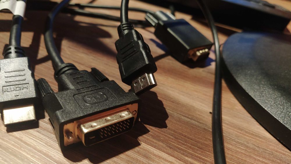 Sprzedam dwa monitory iiyama prolite 310 zl