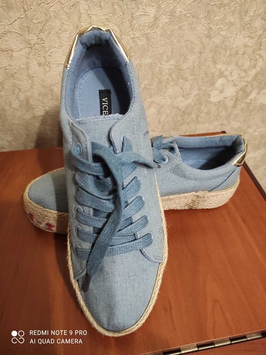Кросівки жіночі джинсові
