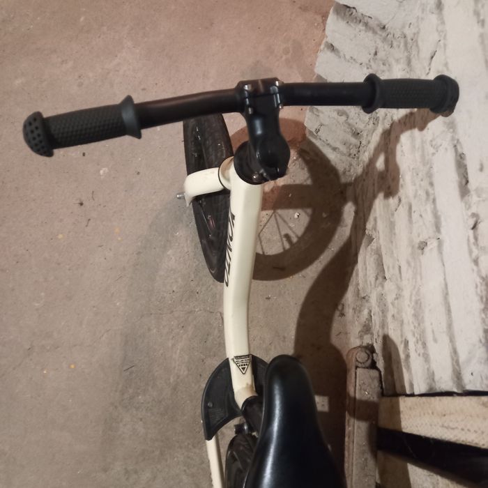 Rezerwacia.Rowerek biegowy w bardzo dobrym stanie