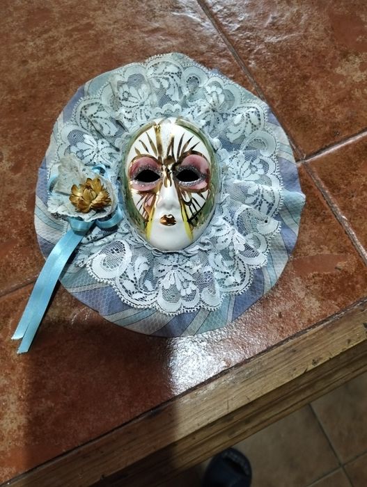 Vendo máscara de porcelana