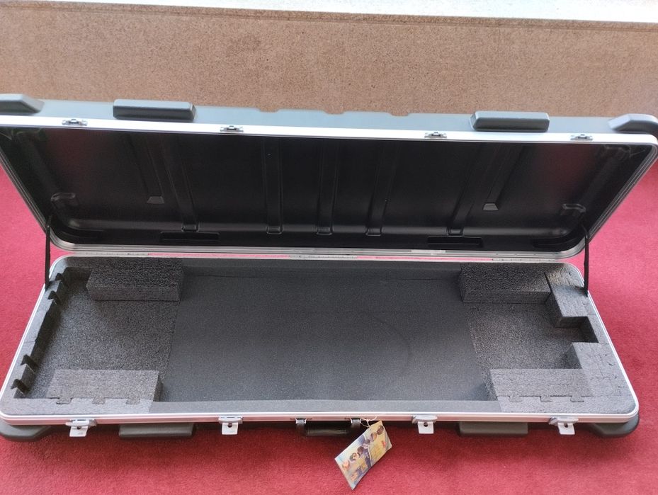 Estojo SKB para teclado 88 Slim