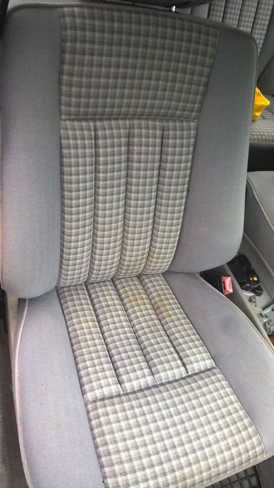 Fotel kierowcy pasażera podłokietnik boczki Mercedes w124 kod 378
