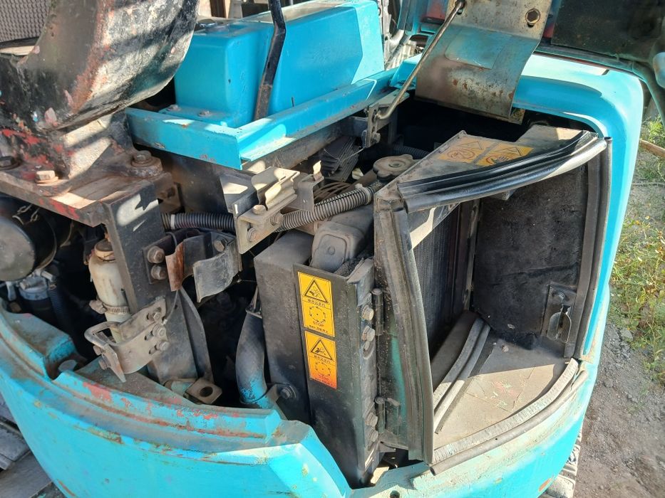 Mini giratória kobelco 2t