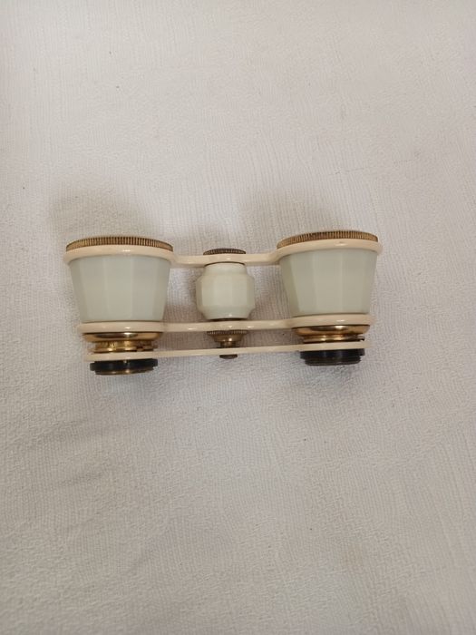 Бинокль театральный ( нюанс)