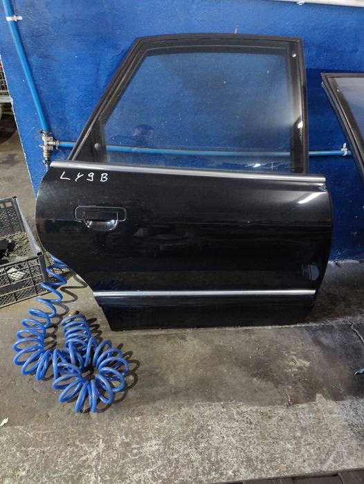 Audi A8 D2 LY9B drzwi prawy tył szyba podwójna m580