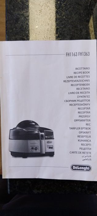 Fritadeira a Óleo DELONGHI Fh1363

(1.7 kg - Preto)