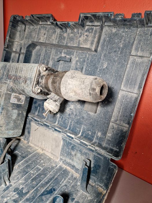 Młot udarowy Bosch GSH 11 E Professional