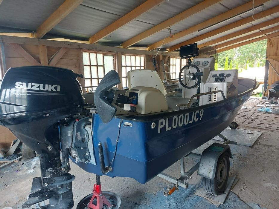 Łódź motorowa Perkoz z silnikiem