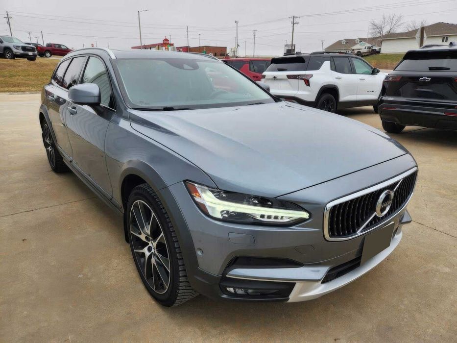 Volvo V90      2017