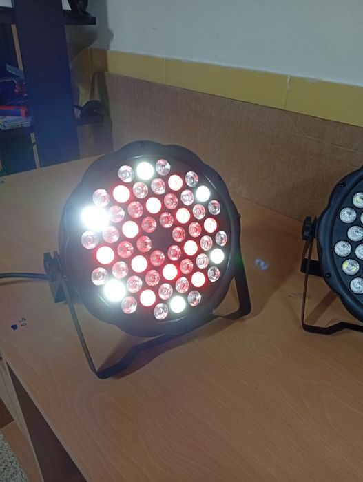 2 Pars led Rgbw 54x3w semi-novos luz de palco