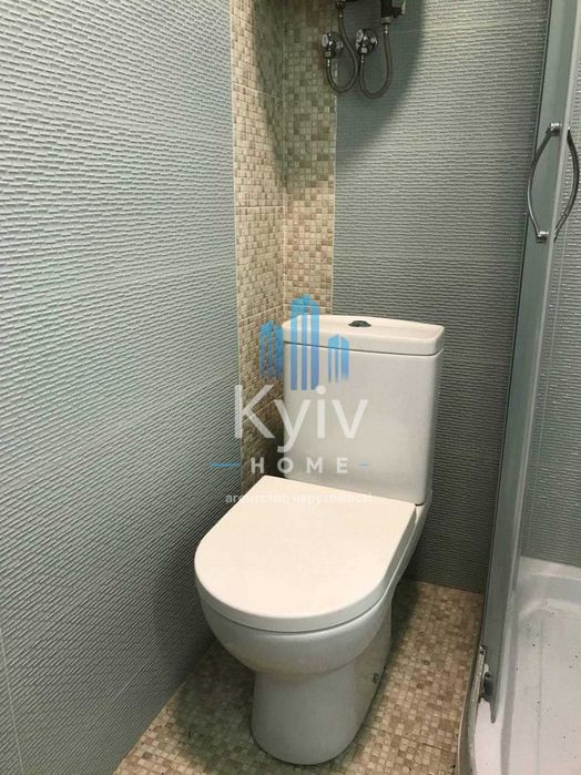 Продаж Будинок у лісі біля Києва — газ, каналізація, готовий для життя