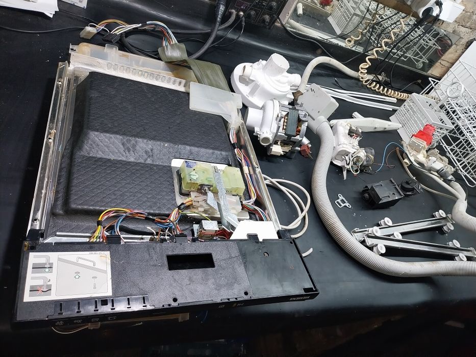 Zmywarka SIEMENS SR64000/06 części pompa grzałka kosze moduł i inne